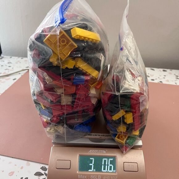 Vintage 90s Assorted Legos 3 lbs - Picture 2 of 2